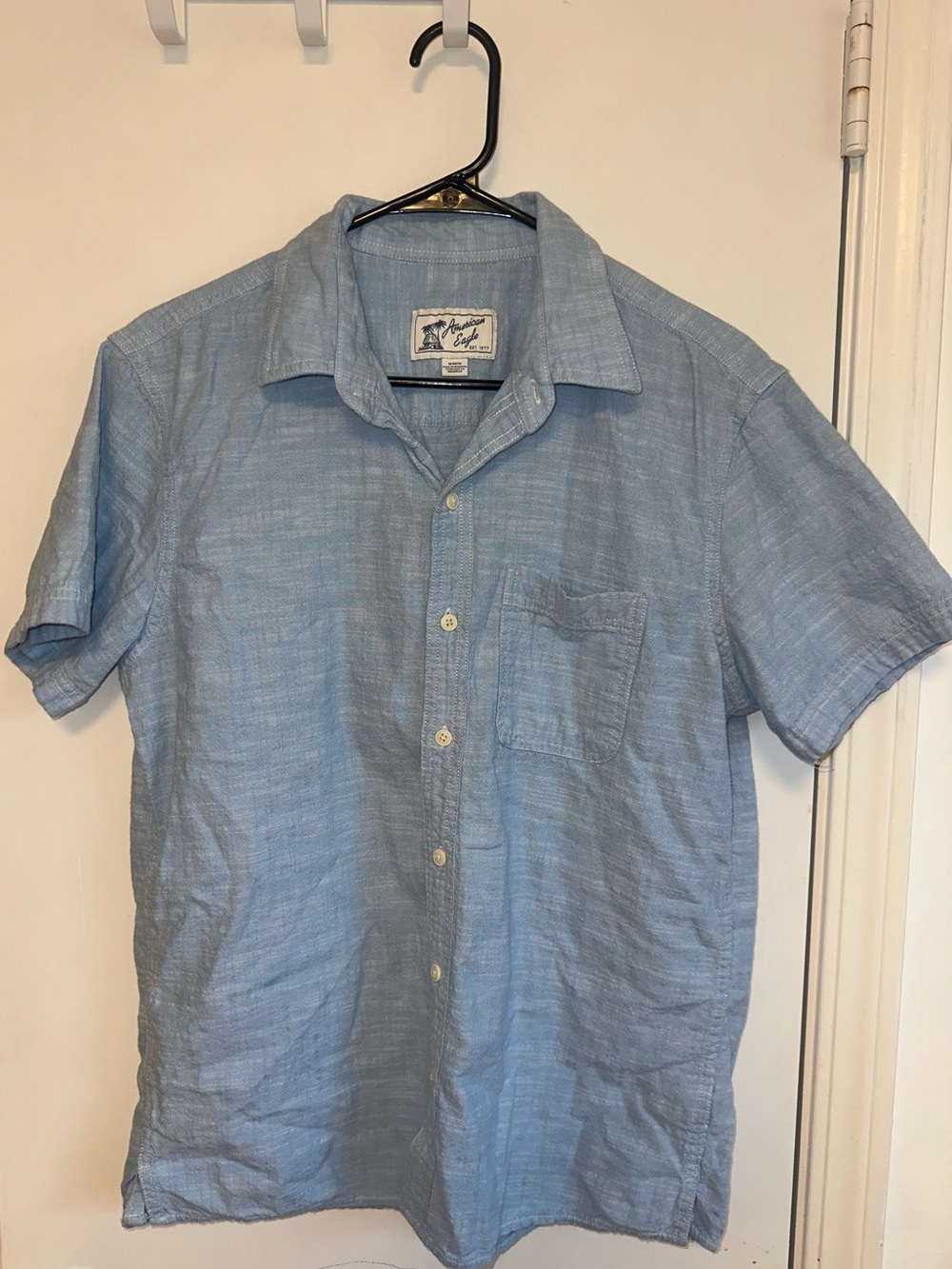 American Eagle Button Up